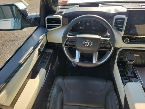 Used 2024 Toyota Sequoia Capstone AWD/4WD image 20