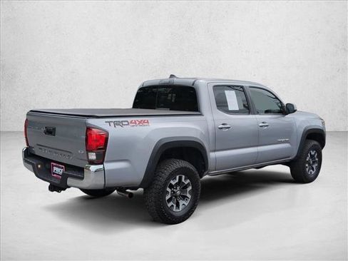 Used 2019 Toyota Tacoma TRD Off-Road AWD/4WD image 5