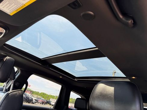 Used 2018 Jeep Grand Cherokee Overland image 29