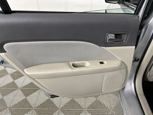 Used 2010 Ford Fusion SE FWD image 15
