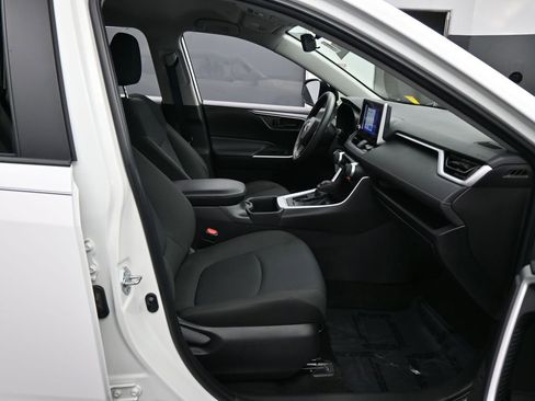 Used 2023 Toyota RAV4 LE image 31