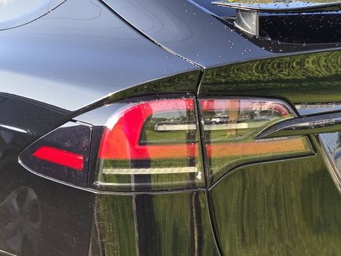 Used 2023 Tesla Model X Standard Range image 8