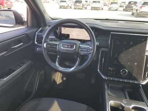 Used 2025 GMC Acadia Elevation image 15