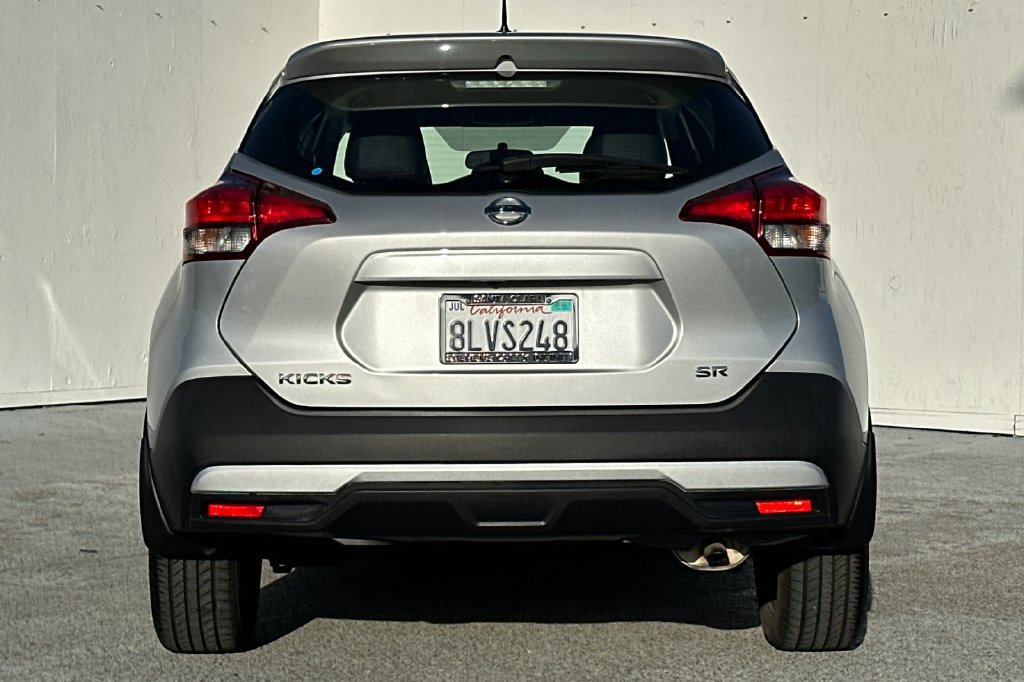 Used 2019 Nissan Kicks SR w/ SR Premium Package FWD image 4