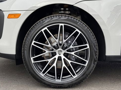 New 2026 Porsche Macan image 11