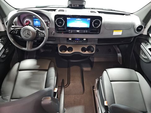 New 2026 Mercedes-Benz Sprinter 2500 image 9