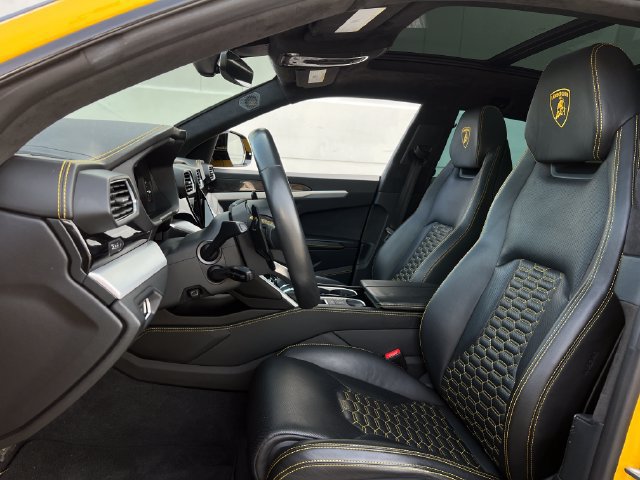 Used 2020 Lamborghini Urus AWD/4WD image 15