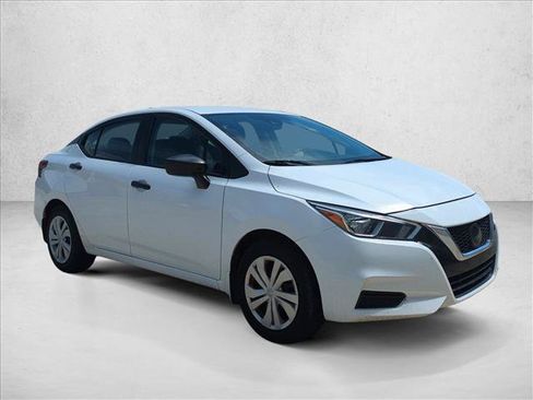 Used 2021 Nissan Versa S FWD image 3