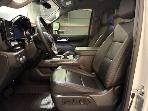 Used 2024 Chevrolet Silverado 2500 LTZ w/ LTZ Plus Package image 2