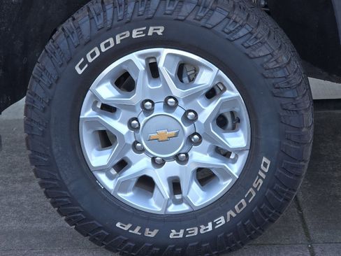 Used 2022 Chevrolet Silverado 2500 LT w/ Convenience Package image 23