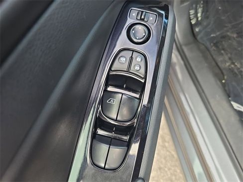 Used 2023 Nissan Altima 2.5 SV image 14