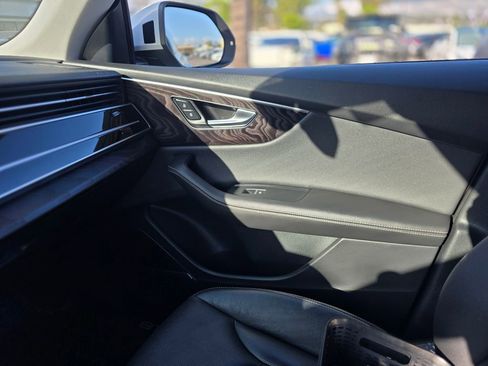 Used 2023 Audi Q8 Premium Plus image 26