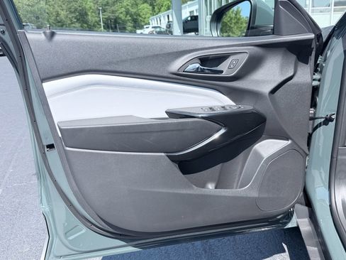 New 2026 Chevrolet Trax LT w/ Driver Confidence Package FWD image 25