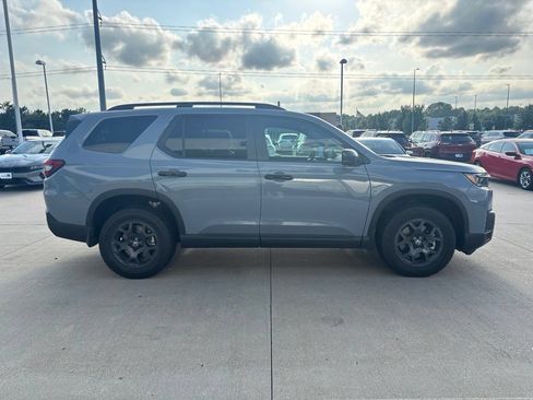 Certified 2026 Honda Pilot TrailSport image 4
