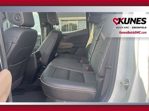 Used 2024 GMC Canyon Denali image 38