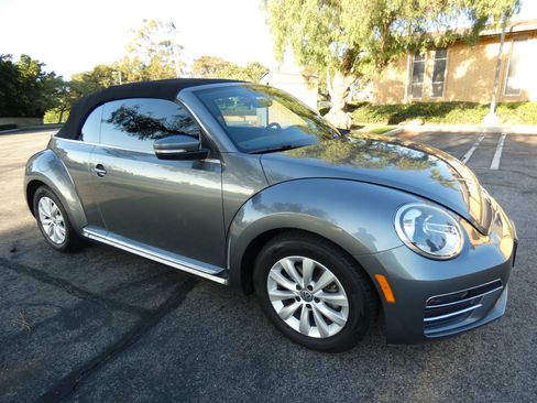 Used 2018 Volkswagen Beetle 2.0T S image 62