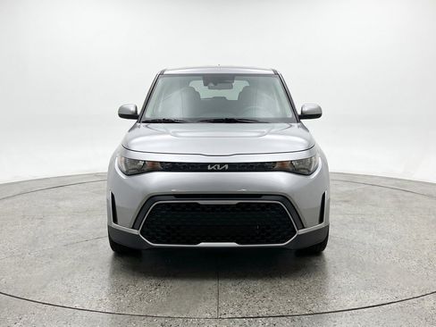 Used 2025 Kia Soul LX w/ LX Technology Package FWD image 2