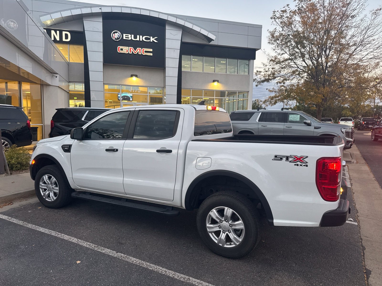 Used 2019 Ford Ranger XL w/ Equipment Group 101A Mid AWD/4WD image 4