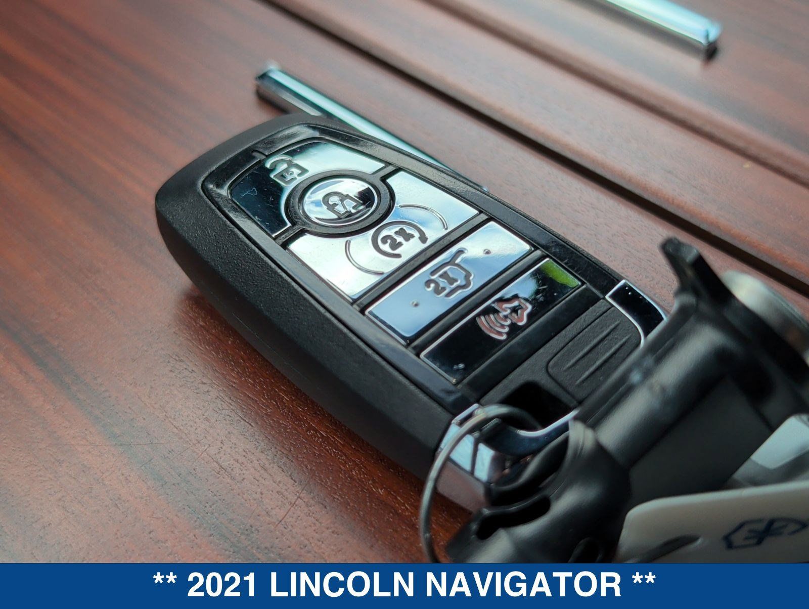 Used 2021 Lincoln Navigator Reserve AWD/4WD image 36
