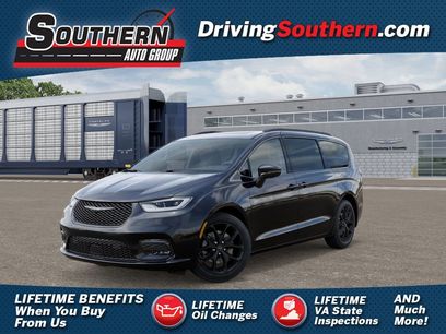 New 2026 Chrysler Pacifica Limited w/ S Appearance Package