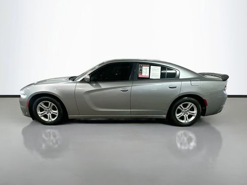 Used 2016 Dodge Charger SE w/ Popular Equipment Group image 9