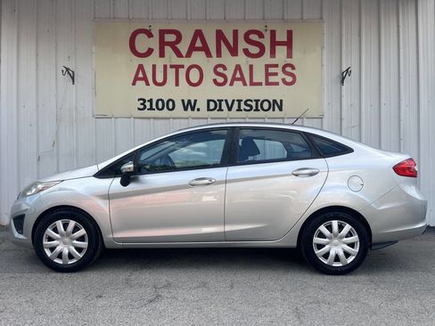 Used 2013 Ford Fiesta SE image 3