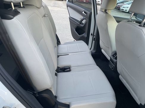 Used 2020 Volkswagen Tiguan SE image 20