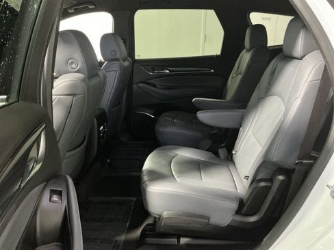 Used 2024 Buick Enclave Essence image 31
