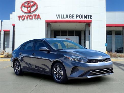 Used 2023 Kia Forte LXS image 8