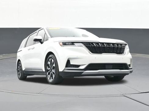 Used 2024 Kia Carnival EX image 56