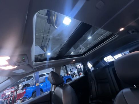 Used 2024 Nissan Rogue SL w/ SL Premium Package image 44