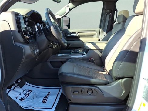 Used 2024 Chevrolet Silverado 2500 ZR2 w/ Technology Package image 20