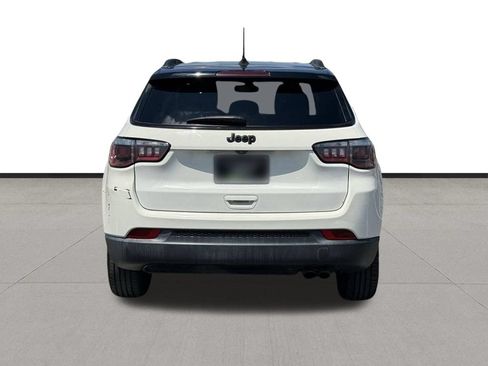 Used 2019 Jeep Compass Latitude FWD image 6