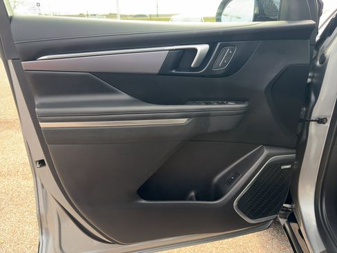 Used 2025 Buick Enclave Sport Touring image 10