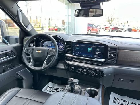 Used 2025 Chevrolet Silverado 1500 High Country w/ High Country Premium Package AWD/4WD image 64