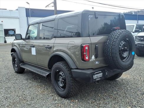 New 2026 Ford Bronco Outer Banks w/ Black Appearance Package image 4