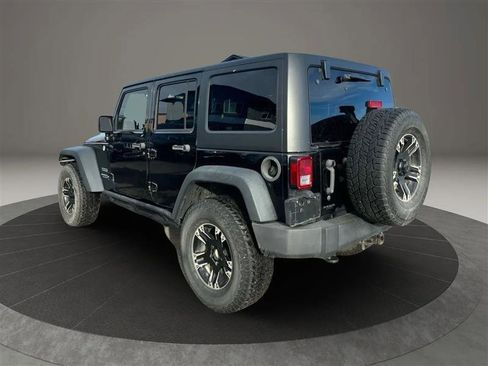 Used 2013 Jeep Wrangler Unlimited Sport image 3