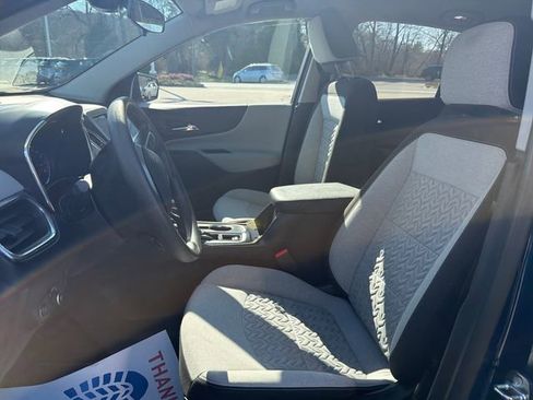 Certified 2022 Chevrolet Equinox LS w/ LS Convenience Package FWD image 9