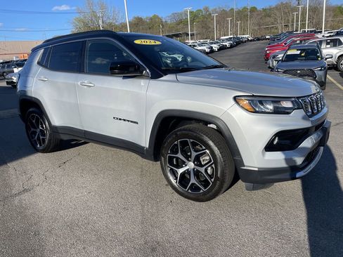 Used 2024 Jeep Compass Limited AWD/4WD image 6