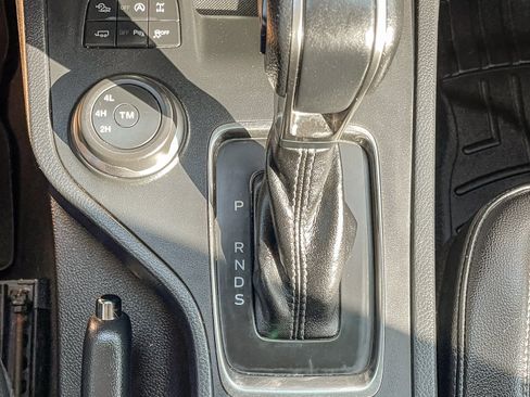 Used 2019 Ford Ranger Lariat w/ Black Appearance Package AWD/4WD image 16