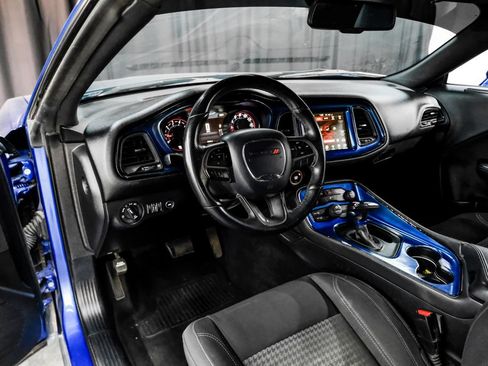 Used 2019 Dodge Challenger SXT w/ Blacktop Package RWD image 3