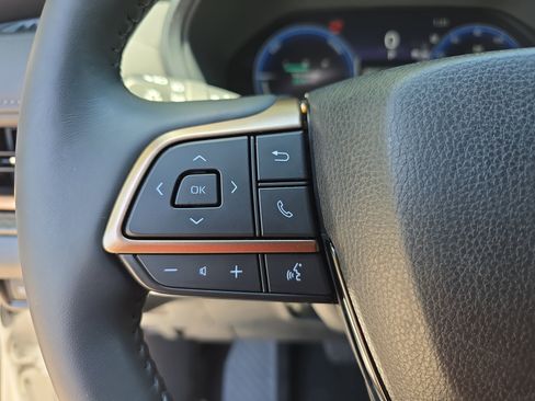 Used 2024 Toyota Grand Highlander AWD Hybrid image 17