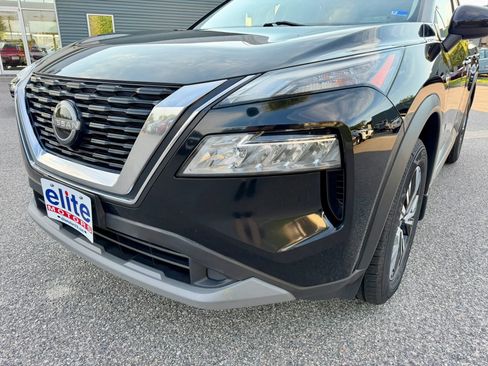 Used 2023 Nissan Rogue SV FWD image 10