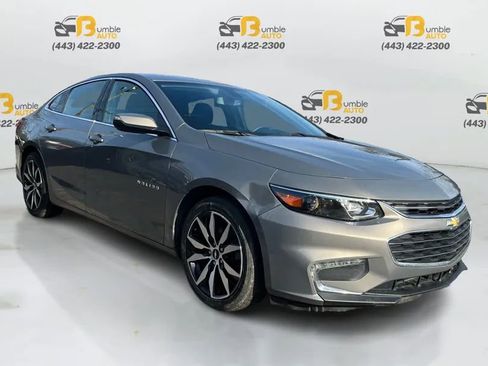 Used 2017 Chevrolet Malibu LT image 3