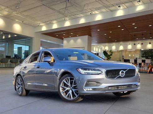 Used 2017 Volvo S90 T6 Momentum w/ Vision Package AWD/4WD image 28