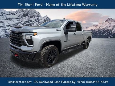 Used 2025 Chevrolet Silverado 2500 LT w/ Trail Boss Package image 2