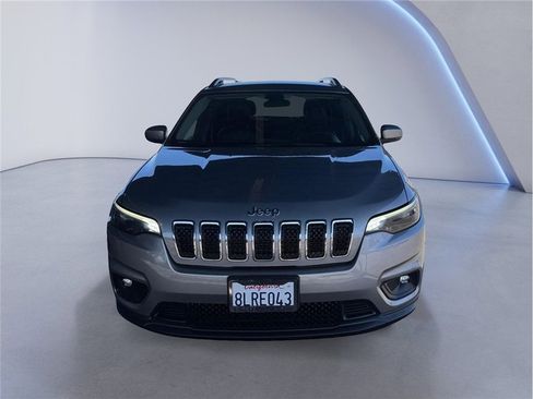 Used 2019 Jeep Cherokee Latitude Plus image 2