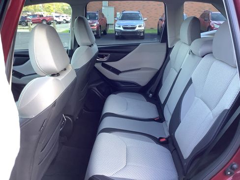 Used 2020 Subaru Forester Premium image 7