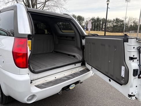 Used 2005 GMC Envoy XUV SLE image 12