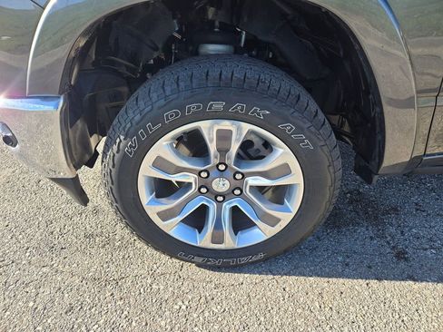 Used 2022 RAM 1500 Limited w/ Off-Road Group AWD/4WD image 9